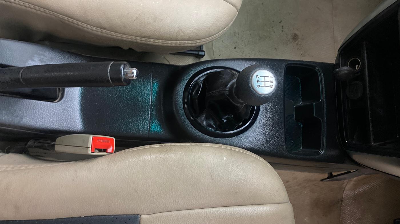 2014 Maruti SX4 VXI, Petrol, Manual, 1,08,881 km, Gear Lever