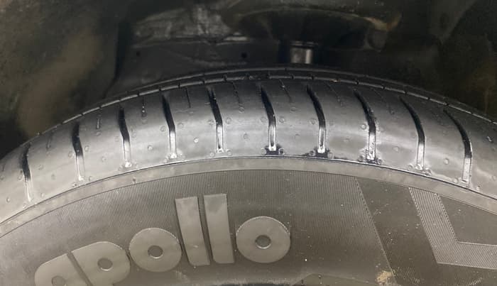 2014 Maruti SX4 VXI, Petrol, Manual, 1,08,881 km, Left Front Tyre Tread