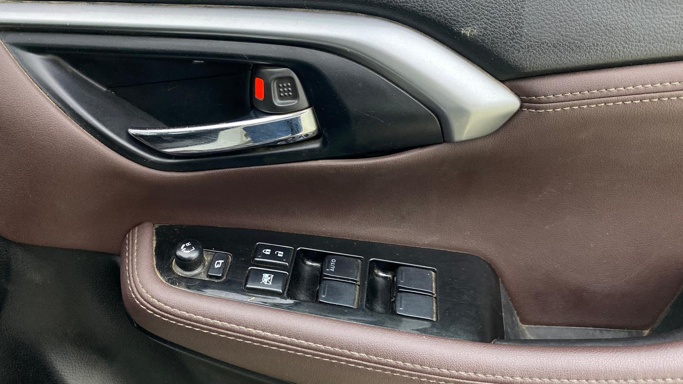 2024 Maruti Grand Vitara ZETA CNG, CNG, Manual, 70,011 km, Driver Side Door Panels Control