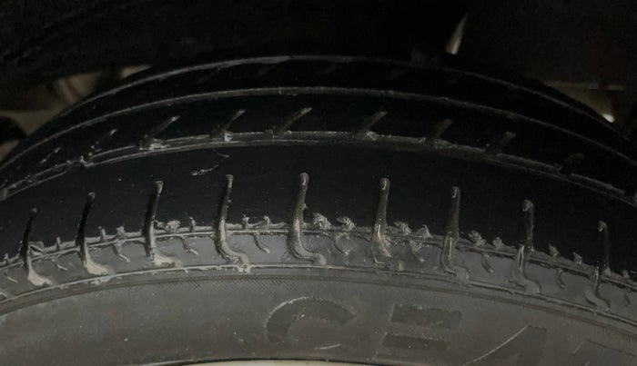 2016 Renault Kwid RXT 0.8, Petrol, Manual, 55,885 km, Left Rear Tyre Tread