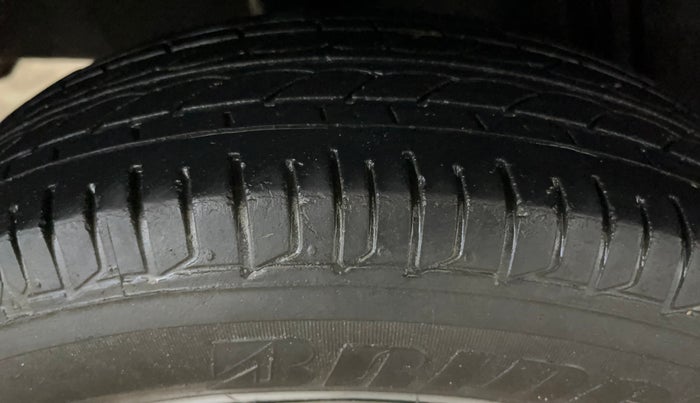 2016 Renault Kwid RXT 0.8, Petrol, Manual, 55,885 km, Right Rear Tyre Tread