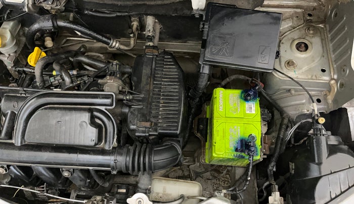 2016 Renault Kwid RXT 0.8, Petrol, Manual, 55,885 km, Engine View - Left