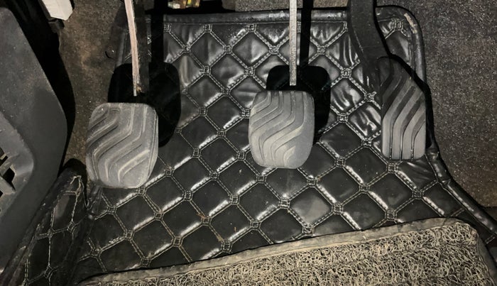 2016 Renault Kwid RXT 0.8, Petrol, Manual, 55,885 km, Pedals