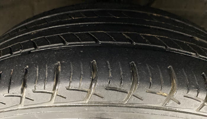 2018 Maruti Baleno DELTA 1.2 K12, Petrol, Manual, 58,667 km, Right Front Tyre Tread