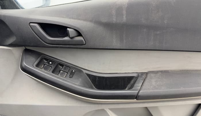 2022 Tata Tiago XTA PETROL, Petrol, Automatic, 39,492 km, Driver Side Door Panels Control