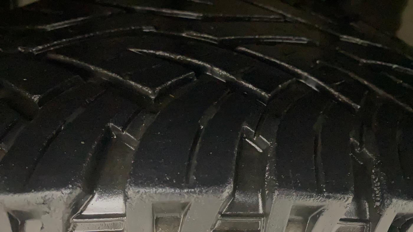 2019 Nissan Kicks XL 1.5, Petrol, Manual, 44,745 km, Left Front Tyre Tread