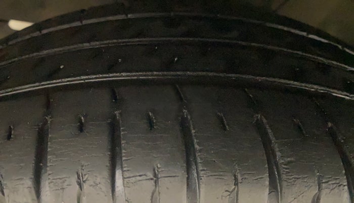 2019 Maruti Dzire ZXI, Petrol, Manual, 51,894 km, Left Front Tyre Tread