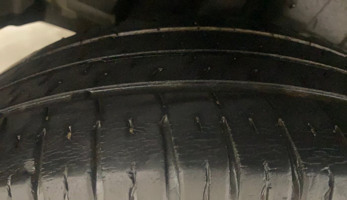 2019 Maruti Dzire ZXI, Petrol, Manual, 51,894 km, Right Rear Tyre Tread