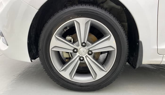 2019 Hyundai Verna 1.6 SX VTVT, Petrol, Manual, 25,369 km, Left Front Wheel