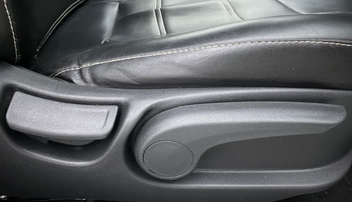 2019 Hyundai Verna 1.6 SX VTVT, Petrol, Manual, 25,369 km, Driver Side Adjustment Panel