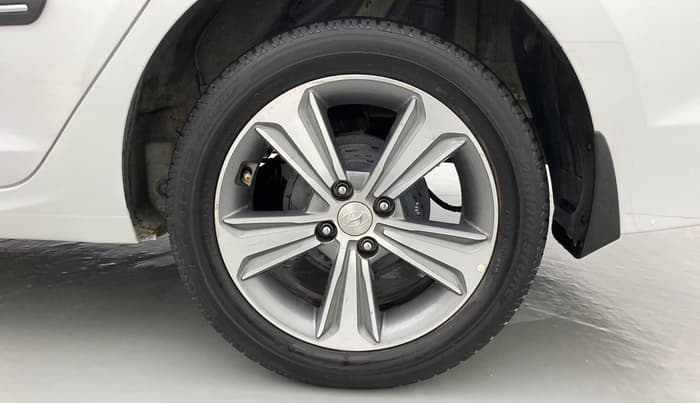 2019 Hyundai Verna 1.6 SX VTVT, Petrol, Manual, 25,369 km, Left Rear Wheel