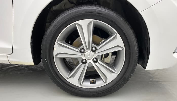 2019 Hyundai Verna 1.6 SX VTVT, Petrol, Manual, 25,369 km, Right Front Wheel