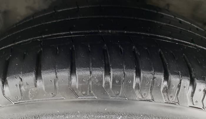 2019 Hyundai Verna 1.6 SX VTVT, Petrol, Manual, 25,369 km, Left Front Tyre Tread