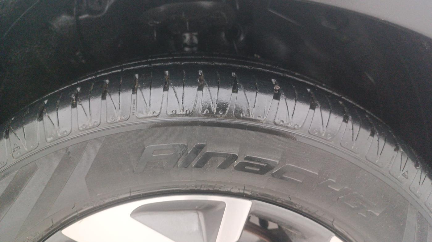 2023 KIA SONET HTX 1.5 AT, Diesel, Automatic, 49,879 km, Right Front Tyre Tread