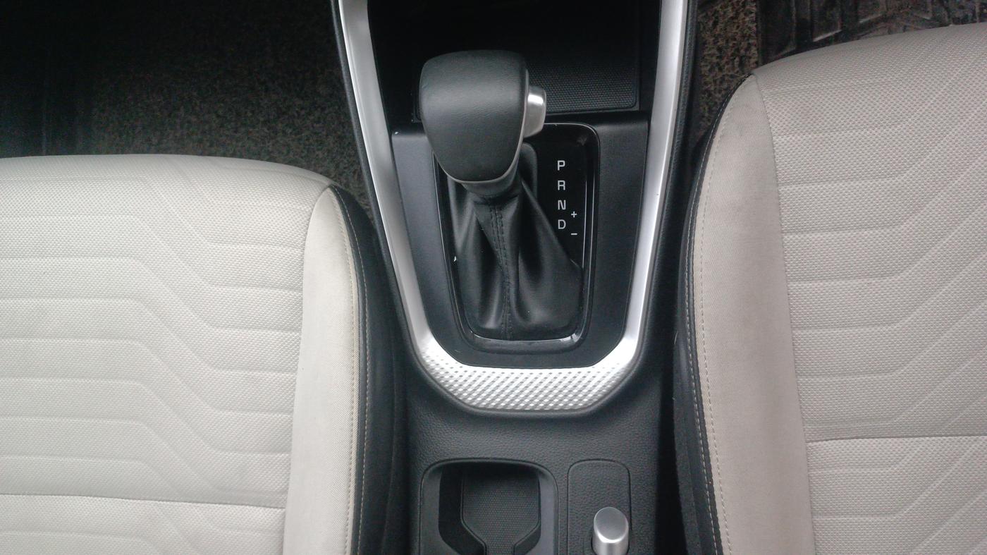 2023 KIA SONET HTX 1.5 AT, Diesel, Automatic, 49,879 km, Gear Lever