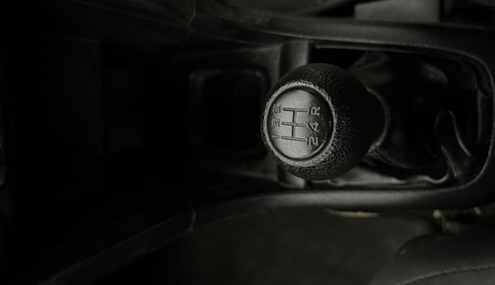 2017 Maruti Swift LXI (O), Petrol, Manual, 38,964 km, Gear Lever