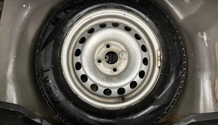 2017 Maruti Swift LXI (O), Petrol, Manual, 38,964 km, Spare Tyre