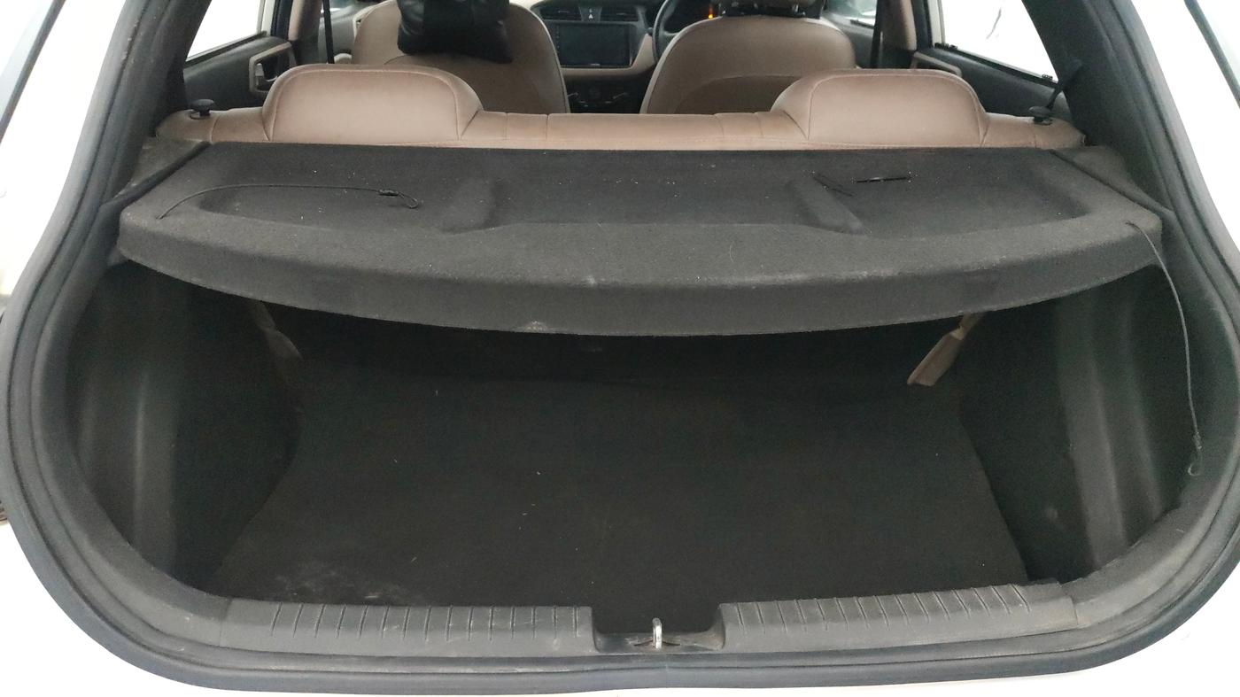 2015 Hyundai Elite i20 MAGNA 1.2, Petrol, Manual, 55,946 km, Boot Inside