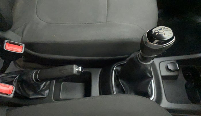 2019 Renault Kwid RXT 1.0 (O), Petrol, Manual, 73,117 km, Gear Lever