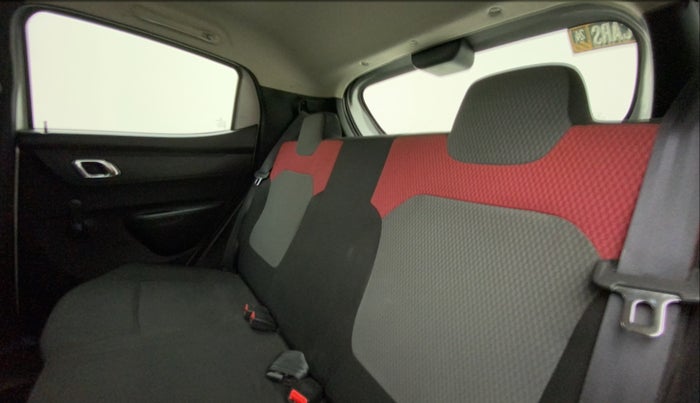 2019 Renault Kwid RXT 1.0 (O), Petrol, Manual, 73,117 km, Right Side Rear Door Cabin