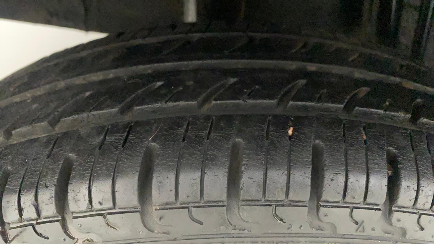 2019 Renault Kwid RXT 1.0 (O), Petrol, Manual, 73,117 km, Right Rear Tyre Tread