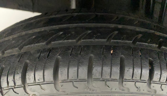 2019 Renault Kwid RXT 1.0 (O), Petrol, Manual, 73,117 km, Right Rear Tyre Tread