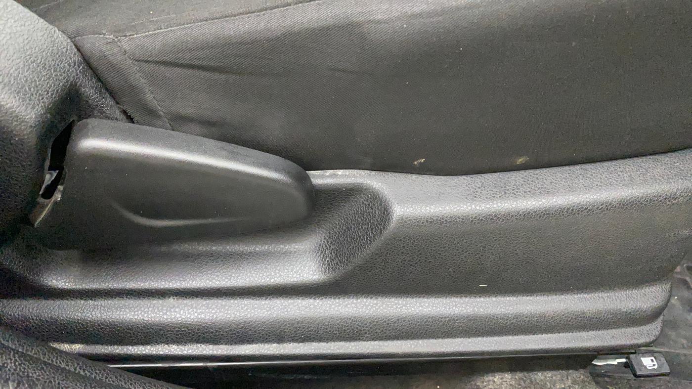 2019 Renault Kwid RXT 1.0 (O), Petrol, Manual, 73,117 km, Driver Side Adjustment Panel