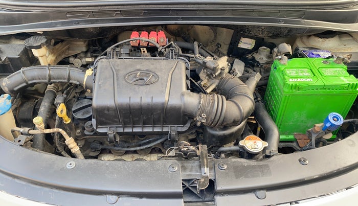 2014 Hyundai i10 SPORTZ 1.1, CNG, Manual, 85,284 km, Engine View