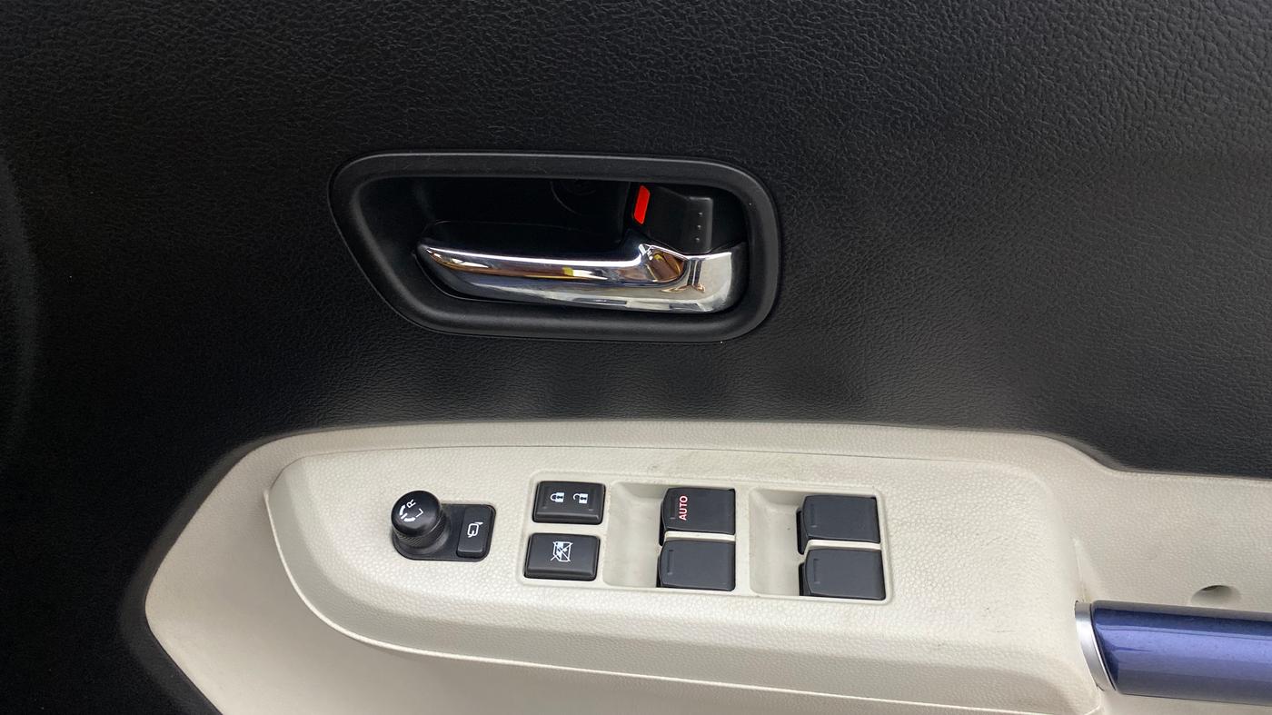 2020 Maruti IGNIS ALPHA 1.2 AMT, Petrol, Automatic, 14,349 km, Driver Side Door Panels Control