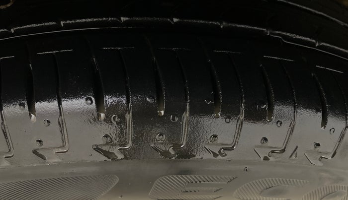 2020 Maruti IGNIS ALPHA 1.2 AMT, Petrol, Automatic, 14,349 km, Left Front Tyre Tread