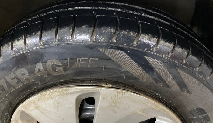 2014 Maruti Celerio VXI, Petrol, Manual, 53,520 km, Right Front Tyre Tread