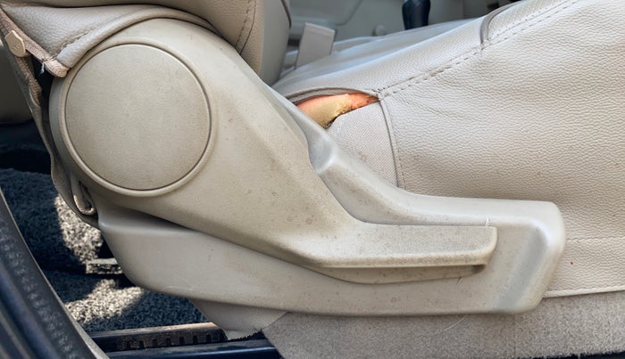 2023 Maruti Dzire LXI, Petrol, Manual, 42,448 km, Driver Side Adjustment Panel