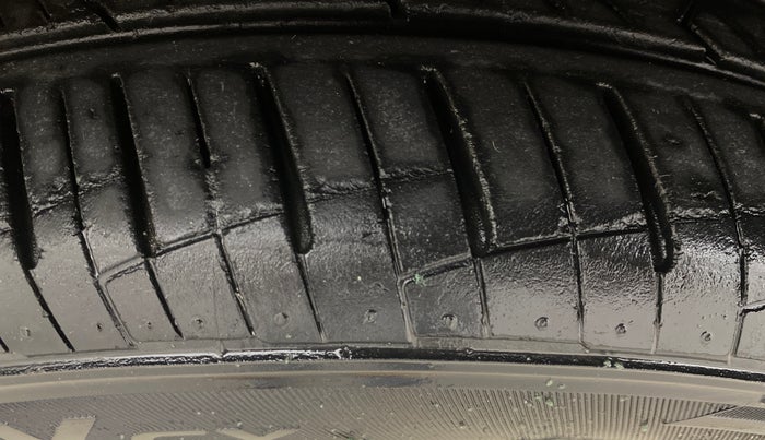 2019 Hyundai Grand i10 MAGNA AT 1.2 KAPPA VTVT, Petrol, Automatic, 38,753 km, Left Front Tyre Tread