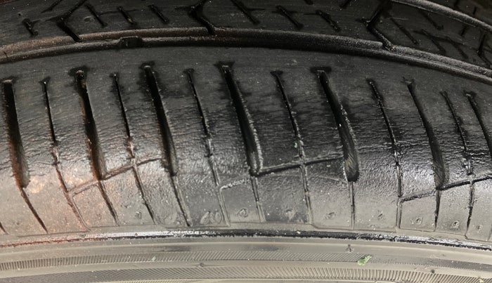 2019 Hyundai Grand i10 MAGNA AT 1.2 KAPPA VTVT, Petrol, Automatic, 38,753 km, Right Rear Tyre Tread