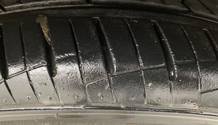 2019 Hyundai Grand i10 MAGNA AT 1.2 KAPPA VTVT, Petrol, Automatic, 38,753 km, Right Front Tyre Tread