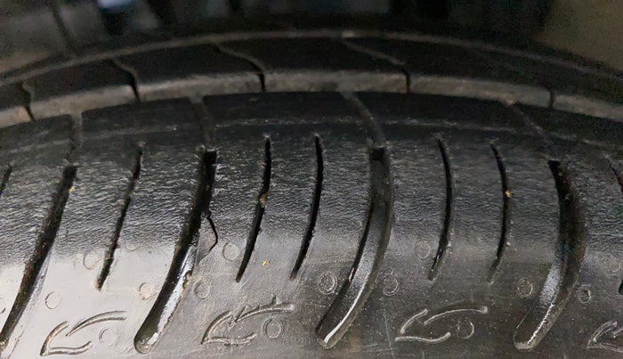 2021 Renault TRIBER RXZ AMT, Petrol, Automatic, 9,003 km, Left Front Tyre Tread