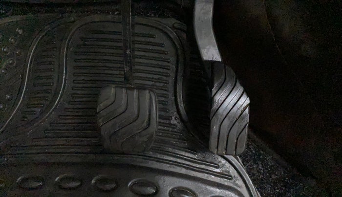 2021 Renault TRIBER RXZ AMT, Petrol, Automatic, 9,003 km, Pedals