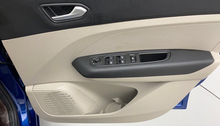 2021 Renault TRIBER RXZ AMT, Petrol, Automatic, 9,003 km, Driver Side Door Panels Control