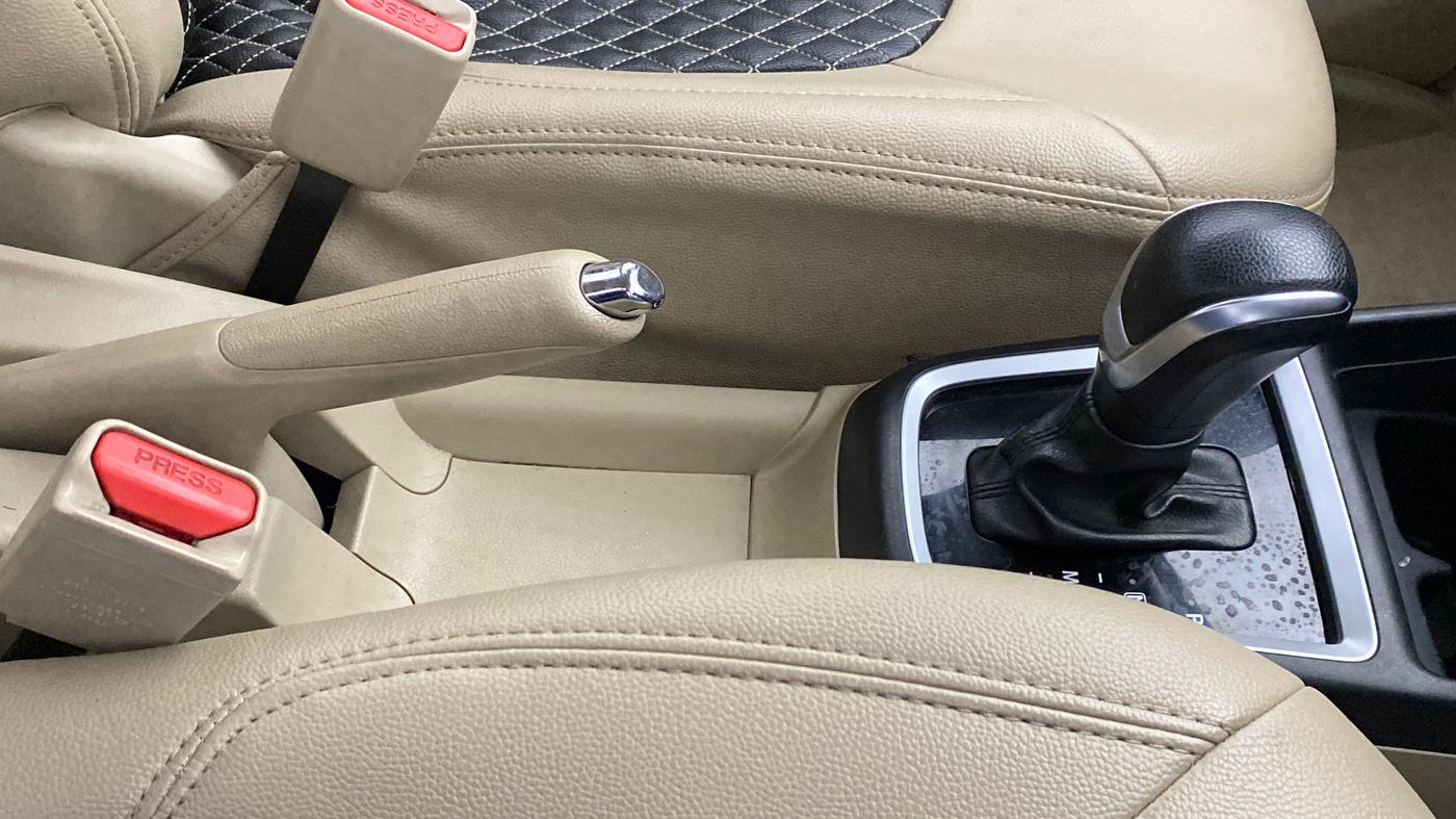 2018 Maruti Dzire ZXI AMT, Petrol, Automatic, 58,039 km, Gear Lever