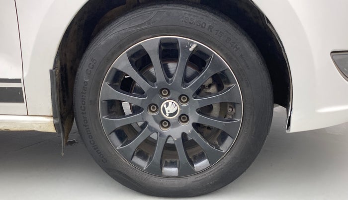 2015 Skoda Rapid 1.5 TDI MT ELEGANCE BLACK PACKAGE, Diesel, Manual, 96,348 km, Right Front Wheel