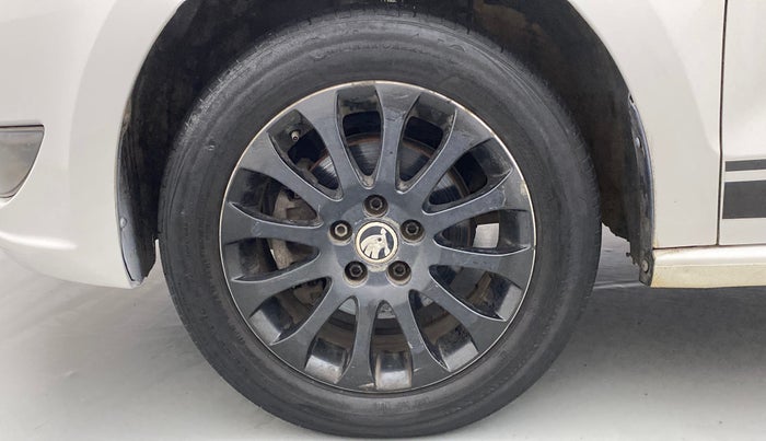 2015 Skoda Rapid 1.5 TDI MT ELEGANCE BLACK PACKAGE, Diesel, Manual, 96,348 km, Left Front Wheel