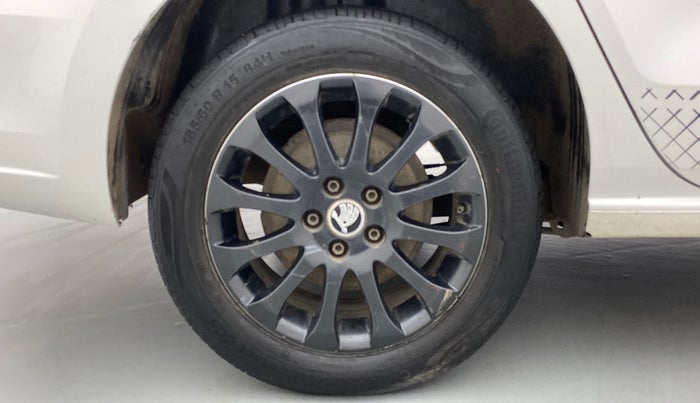 2015 Skoda Rapid 1.5 TDI MT ELEGANCE BLACK PACKAGE, Diesel, Manual, 96,348 km, Right Rear Wheel
