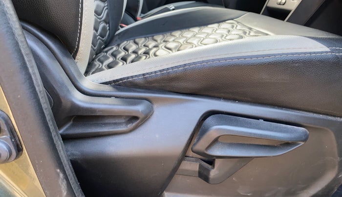 2022 Tata TIAGO NRG XZ MT, Petrol, Manual, 32,284 km, Driver Side Adjustment Panel