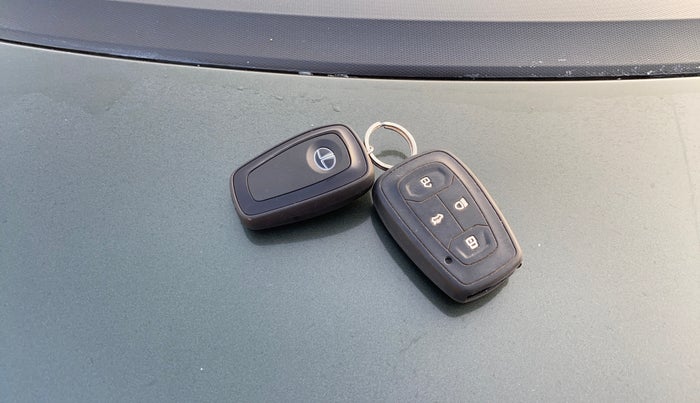 2022 Tata TIAGO NRG XZ MT, Petrol, Manual, 32,284 km, Key Close Up