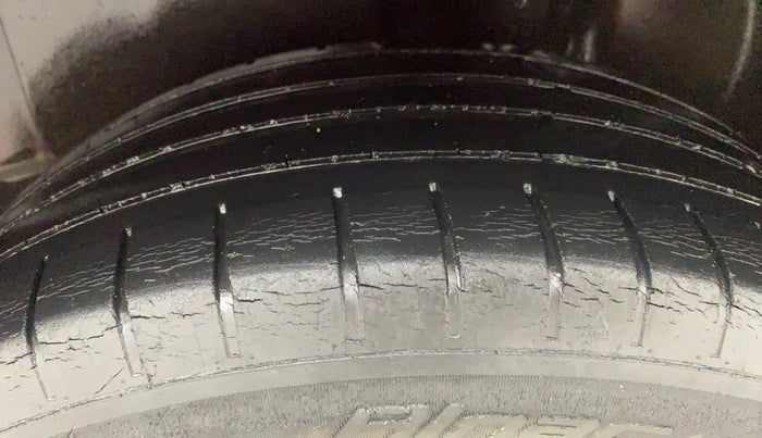 2017 Volkswagen Polo HIGHLINE PLUS 1.2(16 ALLOY, Petrol, Manual, 60,016 km, Left Rear Tyre Tread