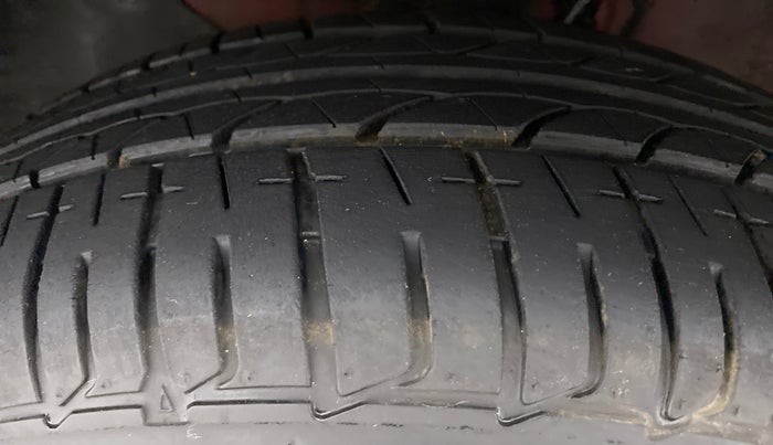 2019 Hyundai Elite i20 MAGNA PLUS 1.2, Petrol, Manual, 6,815 km, Left Front Tyre Tread