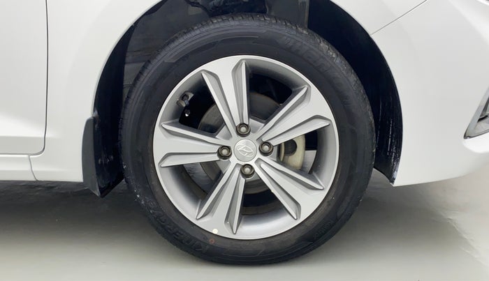 2018 Hyundai Verna 1.6 CRDI SX, Diesel, Manual, 13,788 km, Right Front Tyre