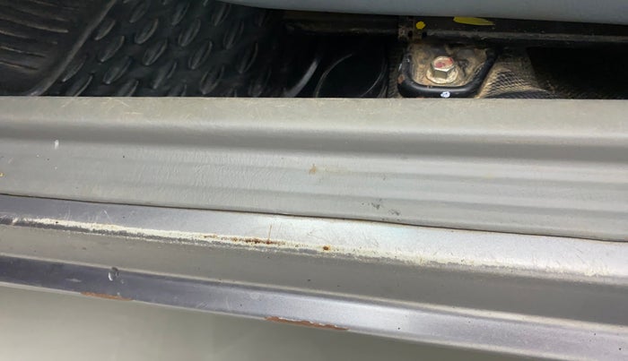 2014 Maruti Alto K10 VXI, Petrol, Manual, 61,787 km, Left running board - Minor scratches