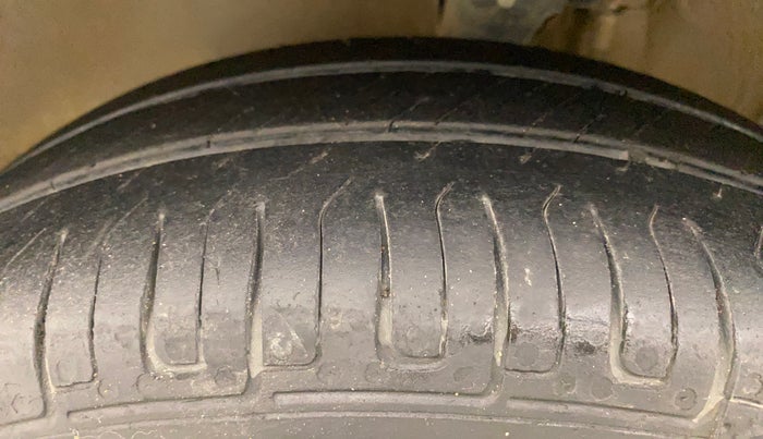 2014 Maruti Alto K10 VXI, Petrol, Manual, 61,787 km, Left Front Tyre Tread