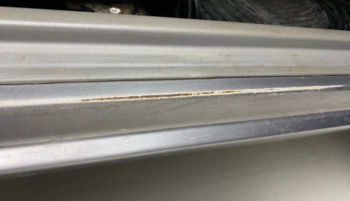2014 Maruti Alto K10 VXI, Petrol, Manual, 61,787 km, Right running board - Minor scratches